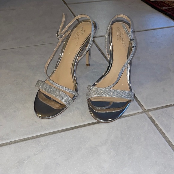 Jewel by Badgley Mischka size 8 Diamond heels - Picture 2 of 6